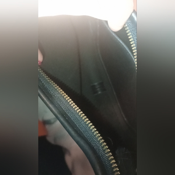 Coach Black Leather Women's Bag - Picture 3 of 4